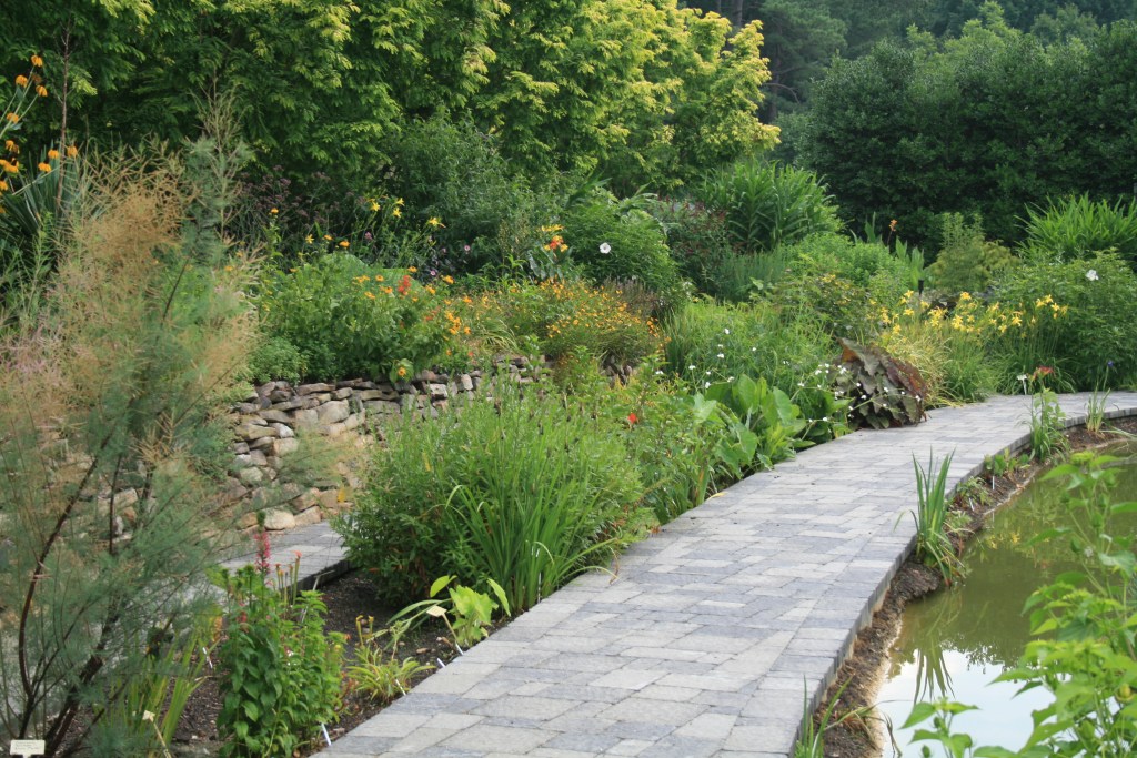 Sunken garden paved paths completed, 2008